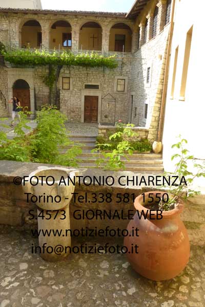 S4573_P1260542_Cascia