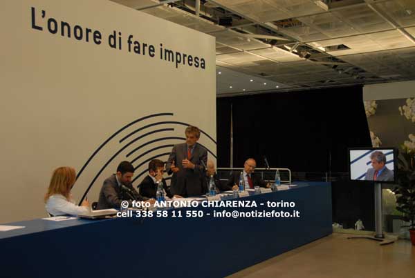 F1781,054