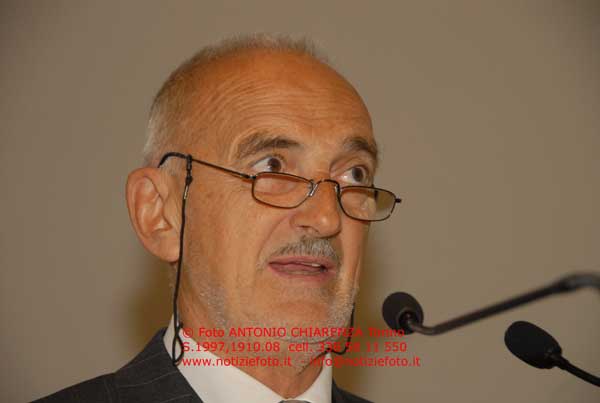 S1997,076,Gianfranco Re