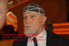 S2135_015_Moni_Ovadia