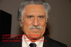 S2135_064_Lando_Buzzanca