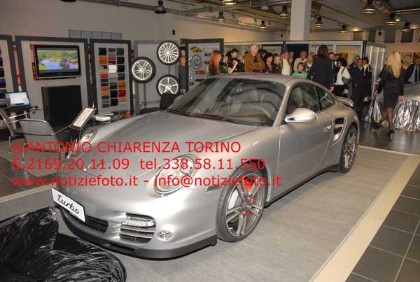 S2169_007_Porsche_911