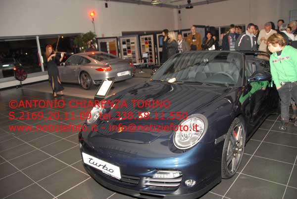 S2169_010_Porsche_911