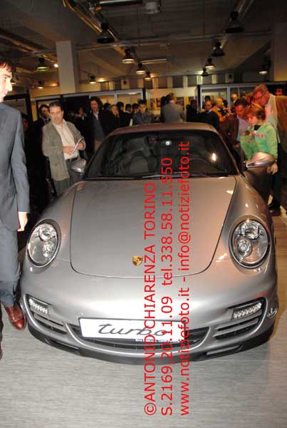 S2169_014_Porsche_911