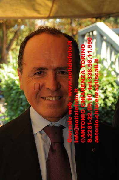 S2281_090_0024_Roberto_Placido