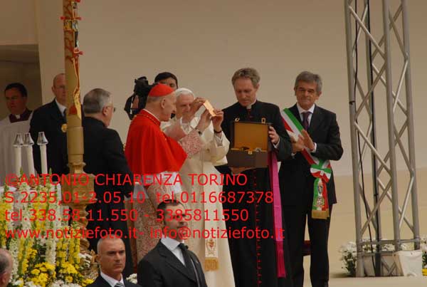 S2235_168_Poletto_BenedettoXVI_Chiamparino